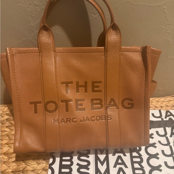 Marc Jacobs Handbags - Marc Jacobs Tan Leather Handbag